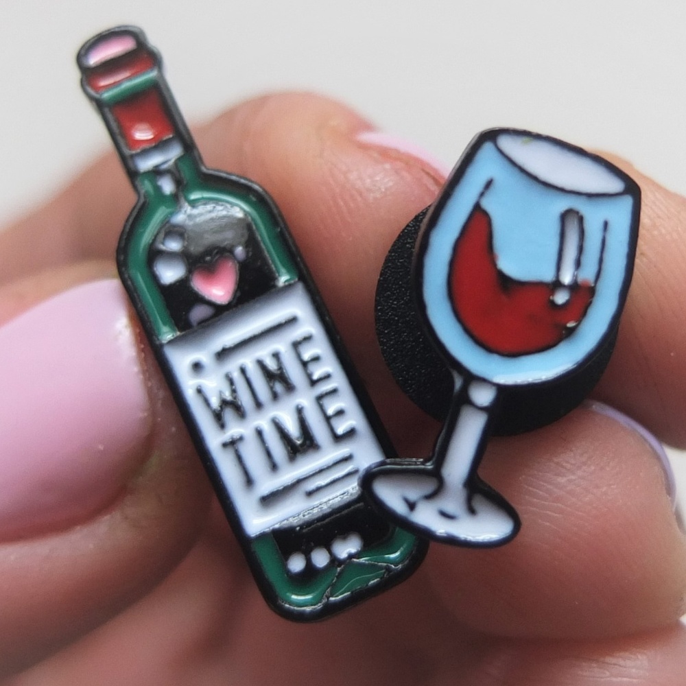 Wine Lovers Pin set-2 Glass and Bottle "Wine Time"